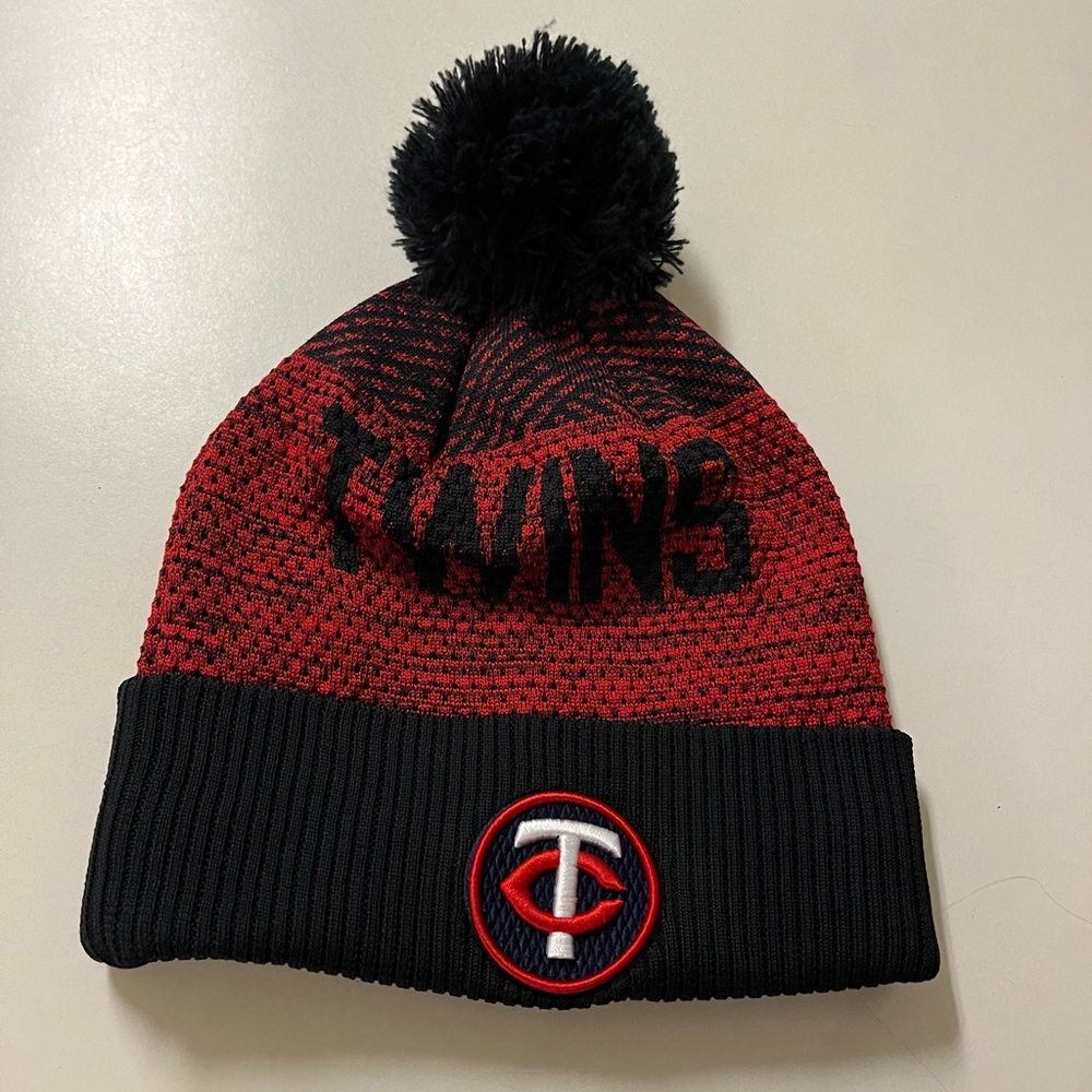 Minnesota Twins beanie size fits, all red and black